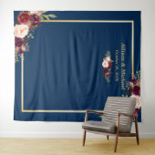 Navy Blue Gold Burgundy Floral Wedding Backdrop Wandkleed (In Situ (horizontaal))