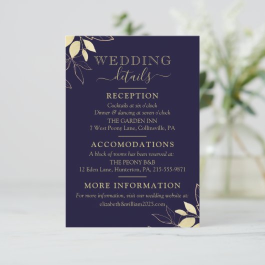 Navy Blue & Gold Foliage Modern Botanical Wedding Informatiekaartje (Staand voorkant)