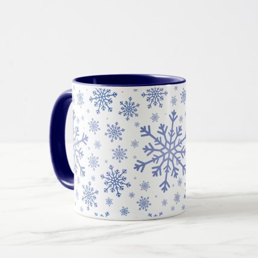 Navy Blue-kerstsnowflakes op Winter White Mok (Voorkant links)