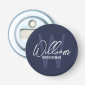 Navy Blue Modern Script Personalized Groomsmen Button Flesopener (Voorkant)