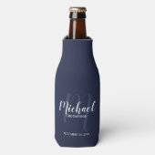Navy Blue Modern Script Personalized Groomsmen Flesjeskoeler (Fles Voorkant)