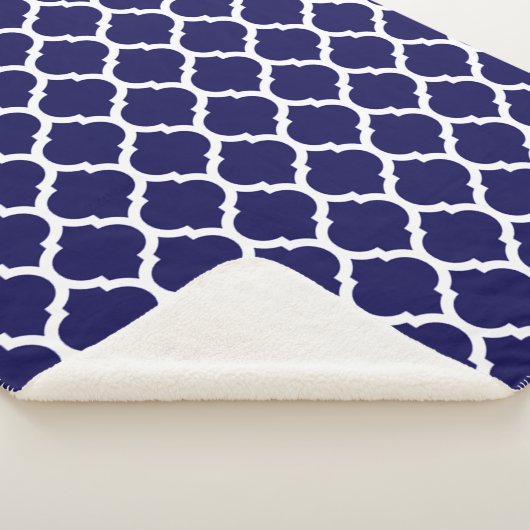 Navy Blue Moroccan Quatrefoil Pattern Sherpa Deken (3/4)
