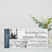 Navy Blue Paris Mariage Boarding Pass Invitation (Debout devant)