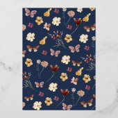 Navy Blue Pastel Wildflower Modern Boho Wedding Folie Uitnodiging (Achterkant)