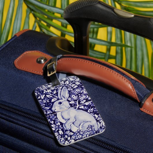 Navy Blue Rabbit Bunny Elegant Floral Travel ID Bagagelabel (Voorkant Insitu 1)