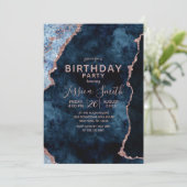 Navy Blue & Roos Gold Verjaardagsfeestuitnodiging Kaart (Staand voorkant)