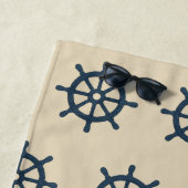 navy blue ship wheel & Monogram Beige Coastal home Strandlaken (In situ)