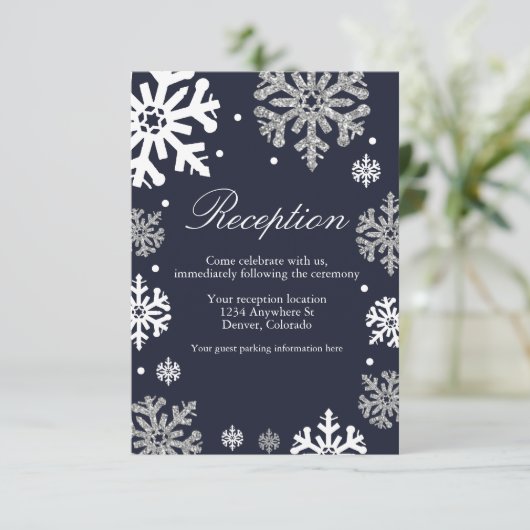 Navy Blue Snowflakes Winter Weddenschap Informatiekaartje (Staand voorkant)