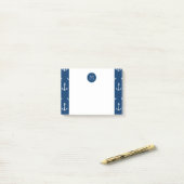 Navy Blue White Anchors Pattern, jouw Monogram Post-it® Notes (Op bureau)