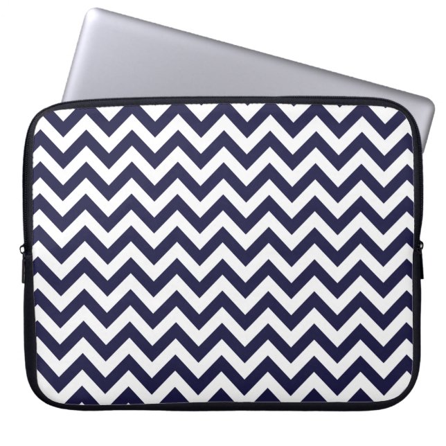 Navy Blue White Chevron Pattern Laptop Sleeve (Voorkant)