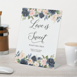 Navy Blush Roze Bloembloesem Liefde is Zoet Reclamebord Met Voetstuk