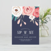 Navy & Coral Sip et voir Floral Invitation (Debout devant)