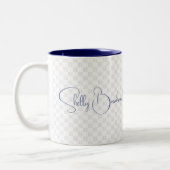 Navy Monogram Initiaal Script Classic Bold Tweekleurige Koffiemok (Links)