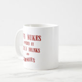 Navy Nukes Powered by Energy Drinken and Zoomies Koffiemok (Voorkant links)