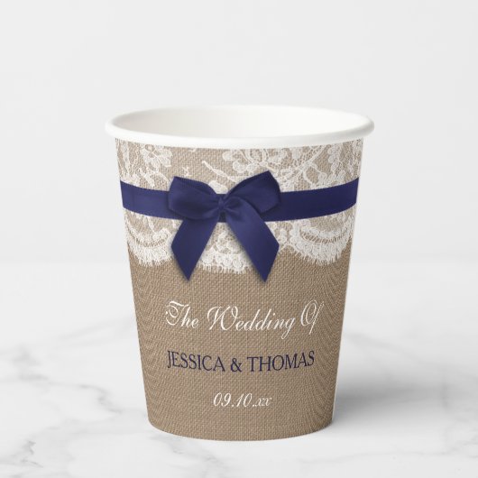 Navy Ribbon on Burlap & Lace Wedding Papieren Bekers (Achterkant)