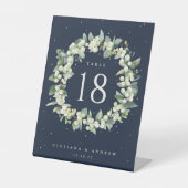 Navy Snowberry + Eucalyptus Trouwtafel nummer Reclamebord Met Voetstuk (Voorkant)