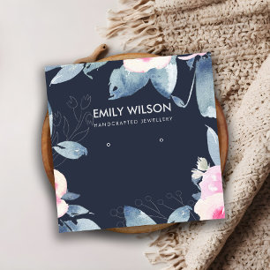 NAVY SOFT BLUSH BLUE FLORAL EARRING DISPLAY LOGO VIERKANTE VISITEKAARTJE