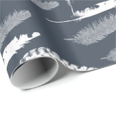 Navy White Feathers Verjaardag Cadeaupapier (Rol Hoek)