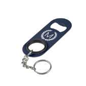 Navy & White Laurel Wreath Monogram Mini Flessenopener (Achterkant Gekanteld)