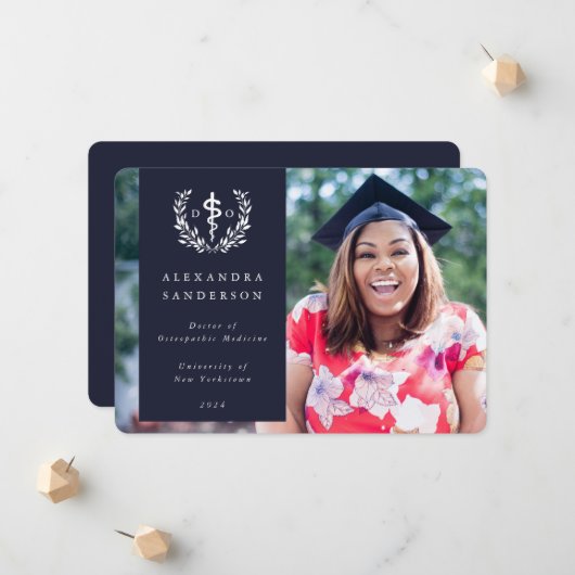 Navy+Wit Doctor of Osteopathic Medicine Foto Aankondiging (Voorkant / Achterkant in situ)