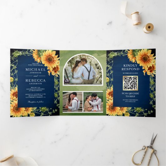 Navy Wood Sunflower Foto Arch QR Code Weddenschap Drieluik Uitnodiging (Binnen)