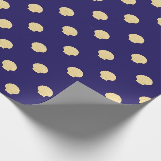 navy wrapping paper navy with golden sea scallops cadeaupapier (Hoek)