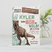 Né DEUX Be Wild Dinosaur Invitation Anniversaire (Debout devant)