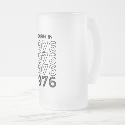 Né en 1976 Frosted Mug (Devant droit)