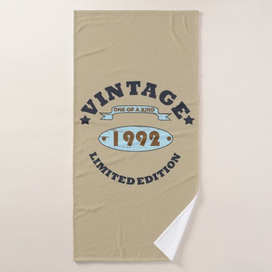 né en 1992 cadeau d'anniversaire vintage (Serviette de bain)