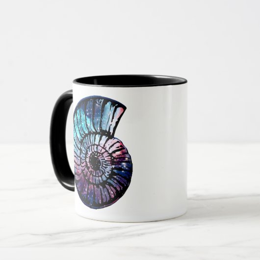 Nebula met sterren in een Nautilus Shell Mok (Voorkant links)