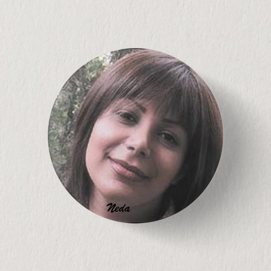 NEDA SOLTANI, Neda Ronde Button 3,2 Cm (Voorkant)