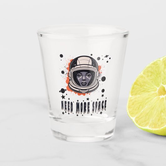 Need More Space – Astronaut Shot Glass Glas (Voorkant)