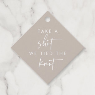 Neem een foto van de Knot Taupe bruiloft. Bedankjes Labels