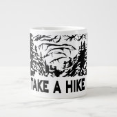 Neem een Hike quote monochrome berglandschap Extra Grote Beker (Voorkant)