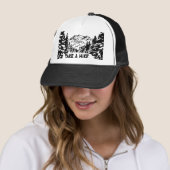 Neem een Hike quote monochrome berglandschap Trucker Pet (In situ)