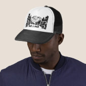 Neem een Hike quote monochrome berglandschap Trucker Pet (In situ)