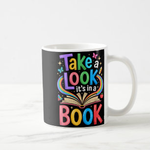 Neem een kijkje in een boek regenboog kunst boekwo koffiemok