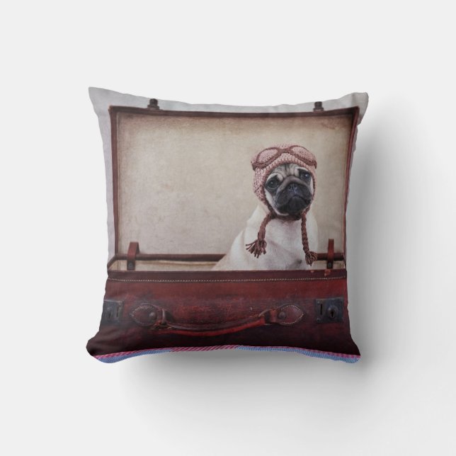 "Neem me mee" Pug Puppy Sierkussen. Kussen (Voorkant)
