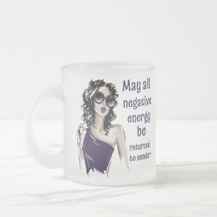 Negatieve energie wordt teruggestuurd naar de afze matglas koffiemok