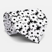 Negatieve Space Daisies wit op zwart Stropdas (Opgerold)