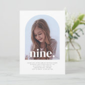 Negen gebogen foto verjaardag kaart (Staand voorkant)