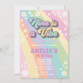 Negen is een vibe verjaardag uitnodiging (Voorkant)