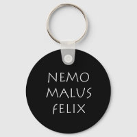 Nemo malus felix