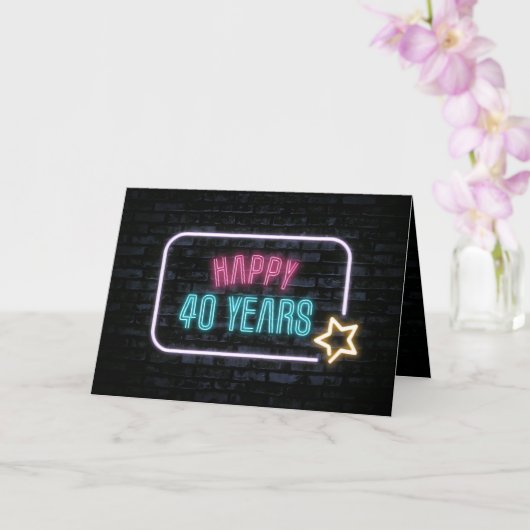 Neon 40th Birthday Sign On Brick Card Kaart (Orchidee)
