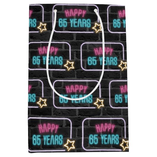 Neon 65th Birthday Sign On Brick Medium Cadeau sac (Devant)