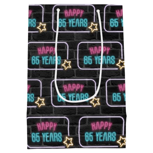Neon 65th Birthday Sign On Brick Medium Cadeau sac (Dos)