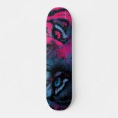 Neon Blauw en Roze Close-up van Tijgerogen Skateboard (Voorkant)