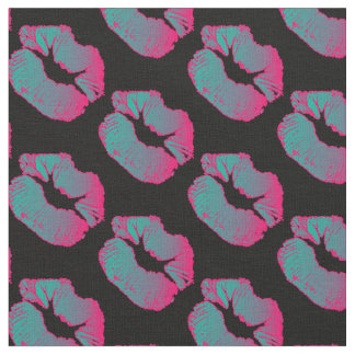 Neon BLue en Hot Pink Lipstick Kus op zwart Stof