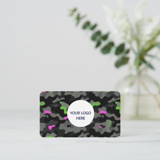 Neon Camo – Volledig en gedurfd ontwerp Visitekaartje (Staand voorkant)