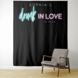 Neon Drink in Love Bachelorette Party Wandkleed